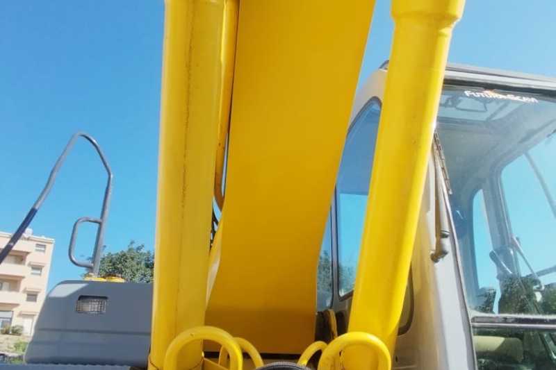 OmecoHub - Immagine NEW HOLLAND E245B
